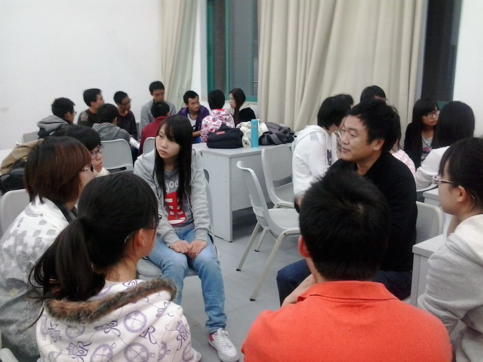 生化遗传生物党支部赴东校区开展“成长关怀计划”