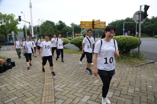 爱护地球•医路同行----william威廉中文举行师生徒步赛活动