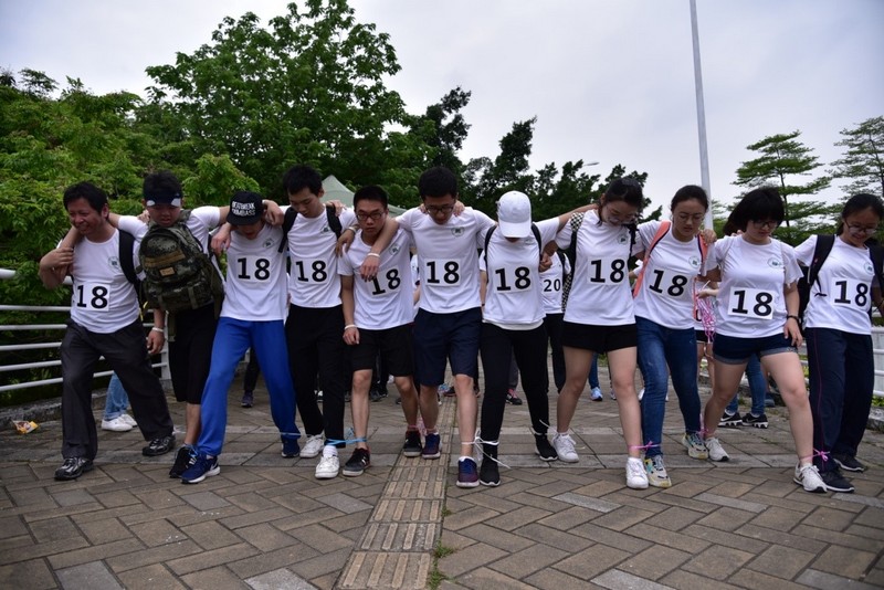 爱护地球•医路同行----william威廉中文举行师生徒步赛活动