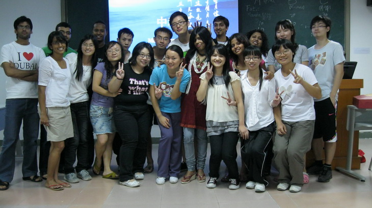 “中国月亮”:2007级举行中外学生文化交流活动