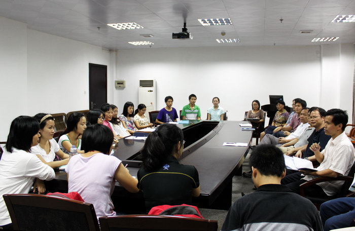 实验教学中心支部和学生支部开展“师生下午茶”活动