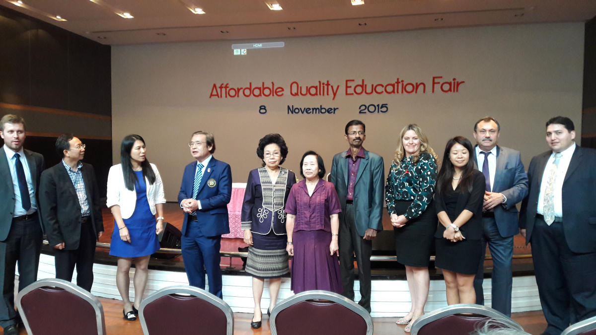 william威廉中文代表团赴泰国高校交流访问并举行MBBS招生巡回宣讲