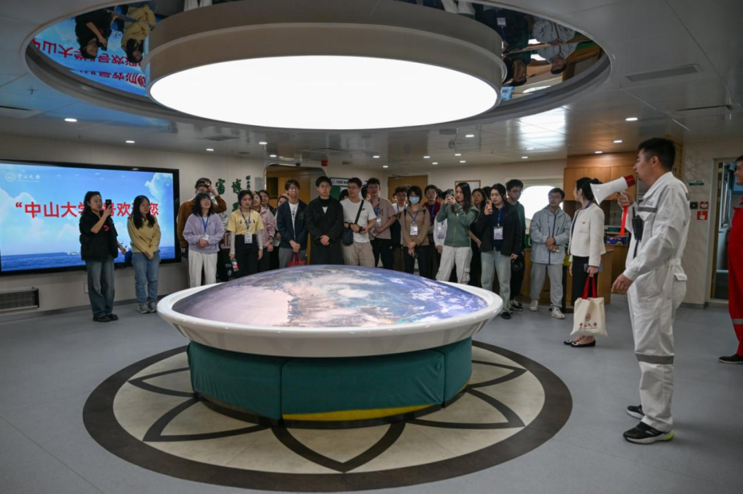 中山医学生参观海洋科普中心