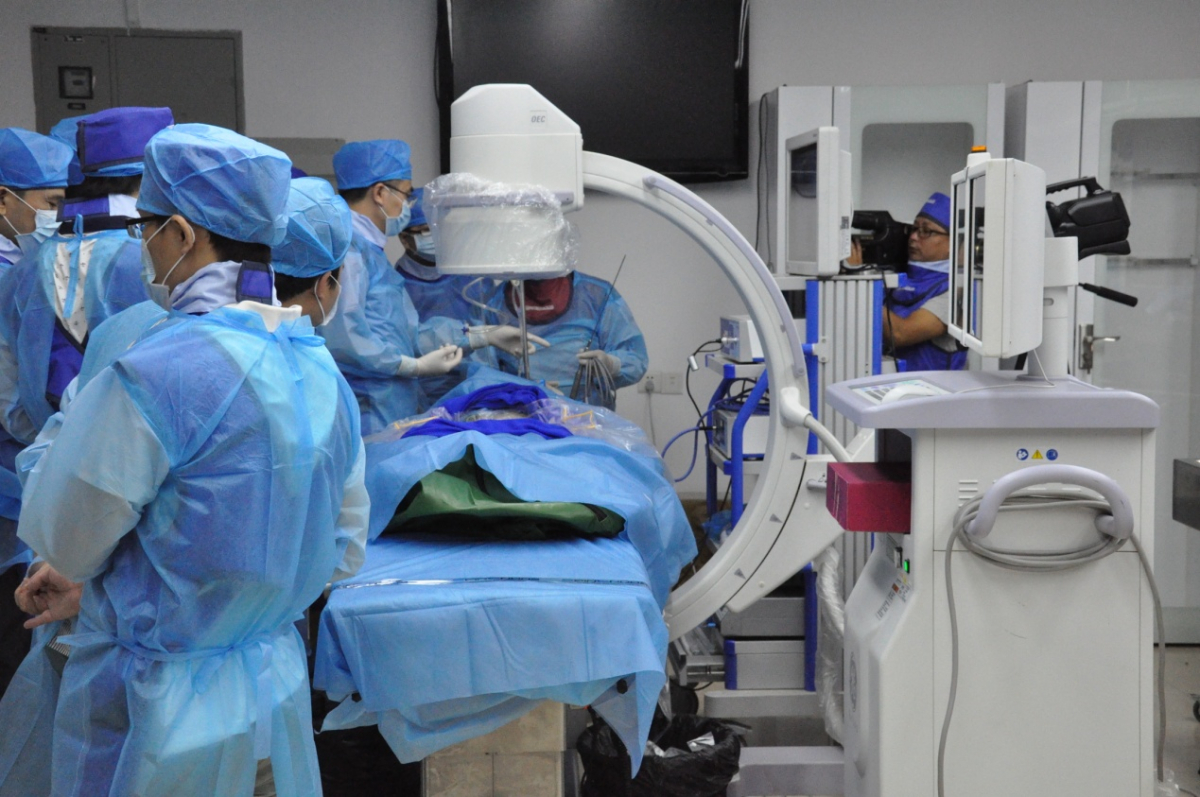 基础与临床的紧密结合，模拟向实操的高效衔接——william威廉中文临床解剖学外科微创技术训练平台开展