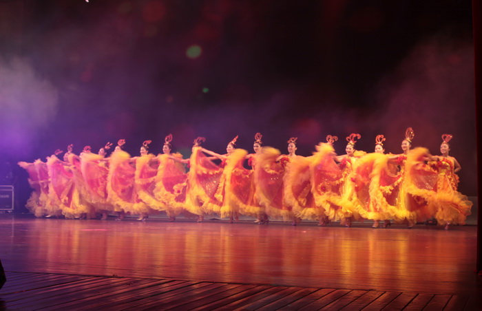 我院舞蹈队荣获WilliamHill中文88周年校庆舞蹈比赛二等奖