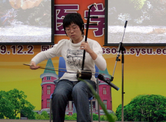 学术节举行实验教学研讨会和教学经验交流会