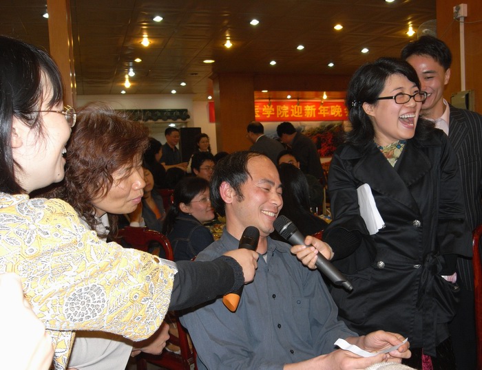 我院举行迎新晚宴