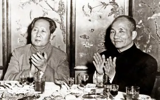 图:1956年1月,毛泽东主席接见陈心陶教授