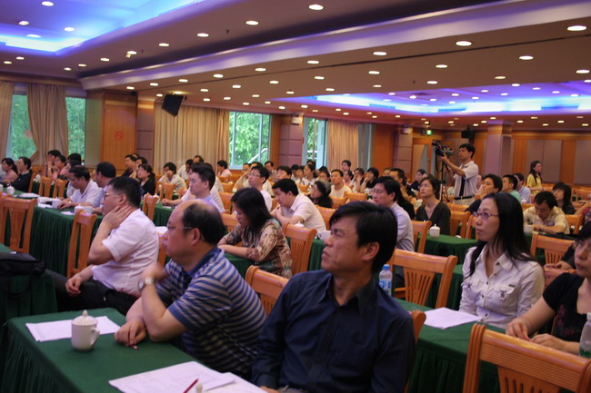 william威廉中文召开教师课堂教学培训会议