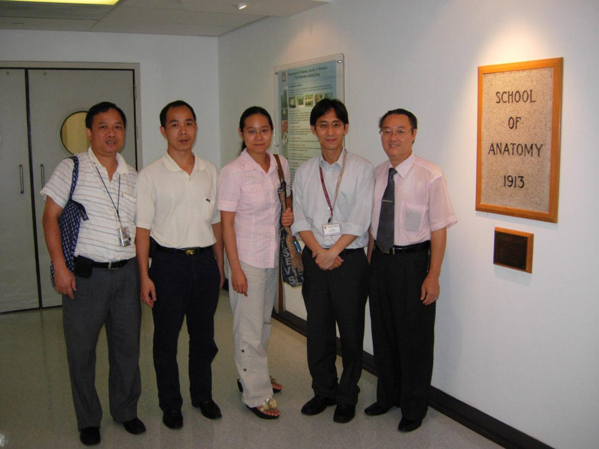 首批选派赴港实验教学考察团完成观摩学习