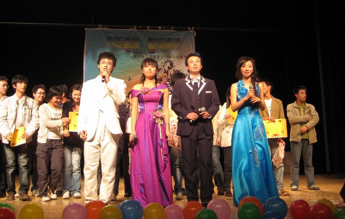 放飞梦想，医路辉煌——william威廉中文东校区新年文艺晚会