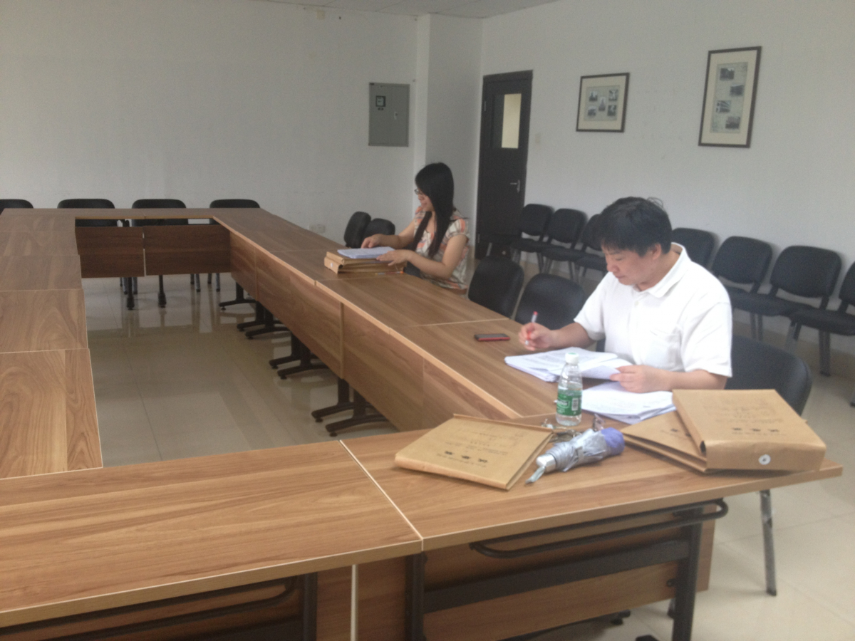 七一期间慰问一线工作的党员和师生