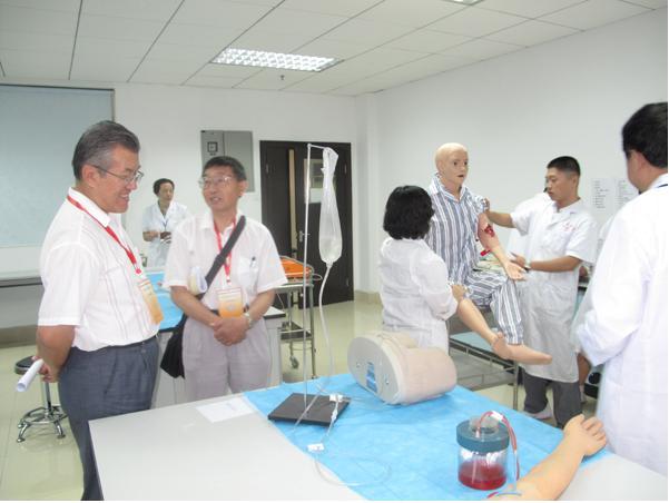 william威廉中文首次承办医师资格实践技能考试